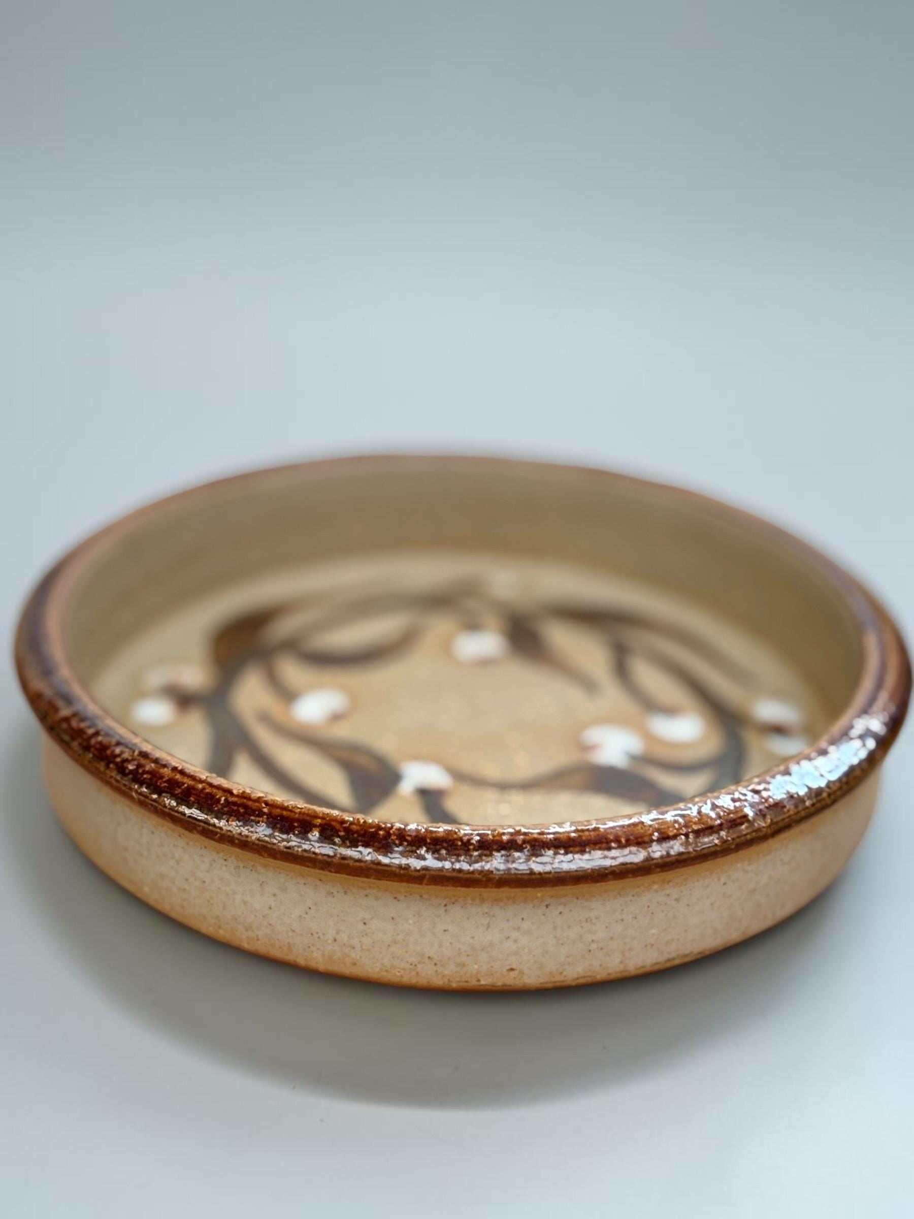 Søholm / Soholm stoneware dish with painted leaf and berry wreath __etsy:8184122903