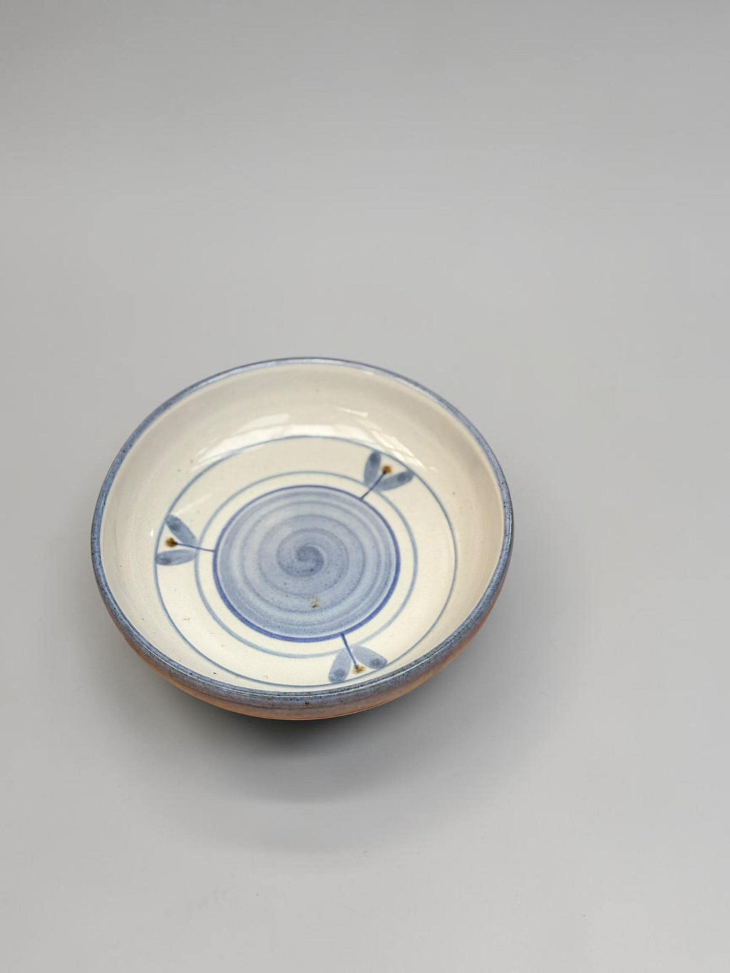 Soholm Bornholm stoneware bowl: Hand-Painted blue spiral leaf design __etsy:8196126817