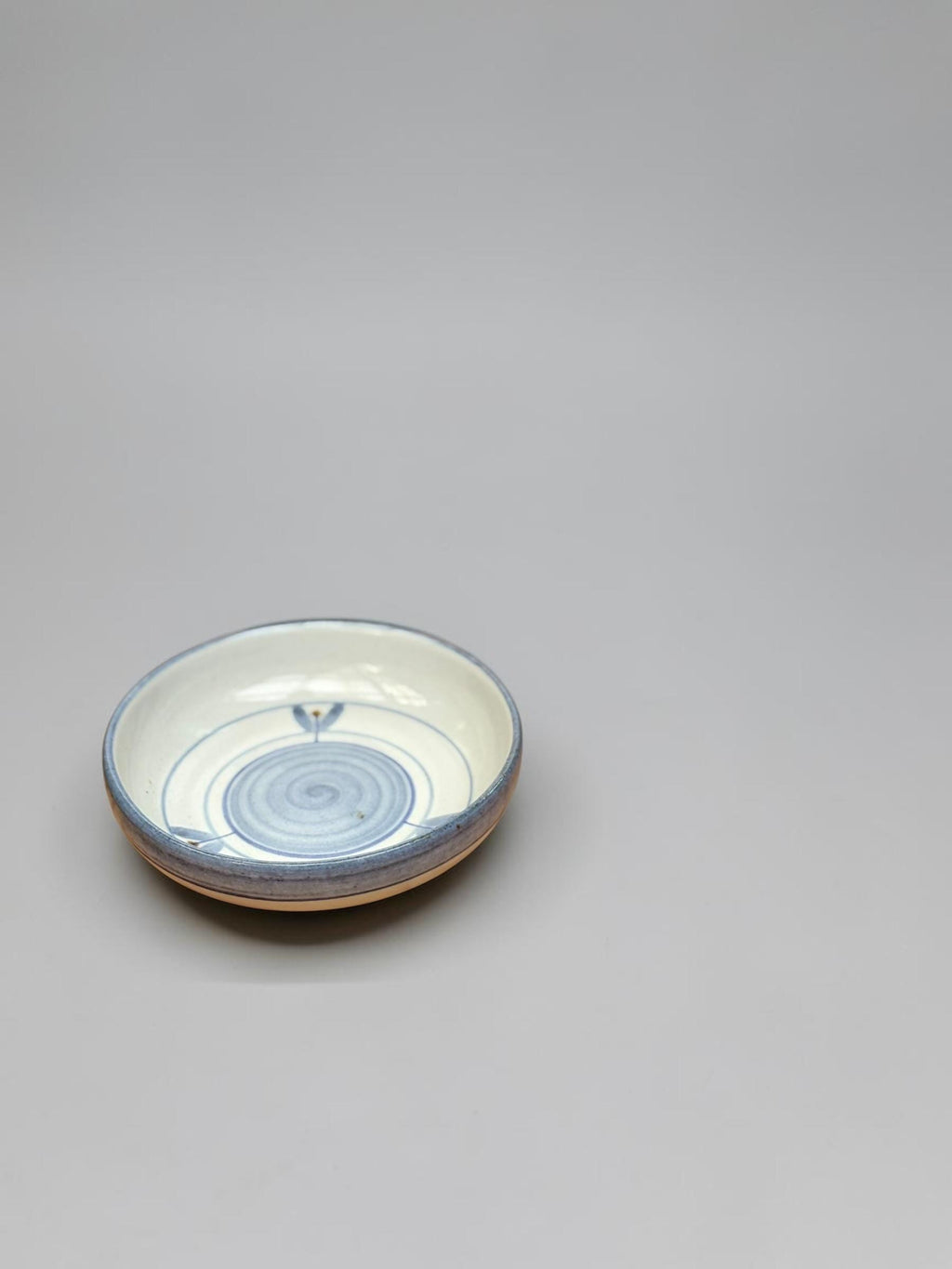 Soholm Bornholm stoneware bowl: Hand-Painted blue spiral leaf design __etsy:8196125265