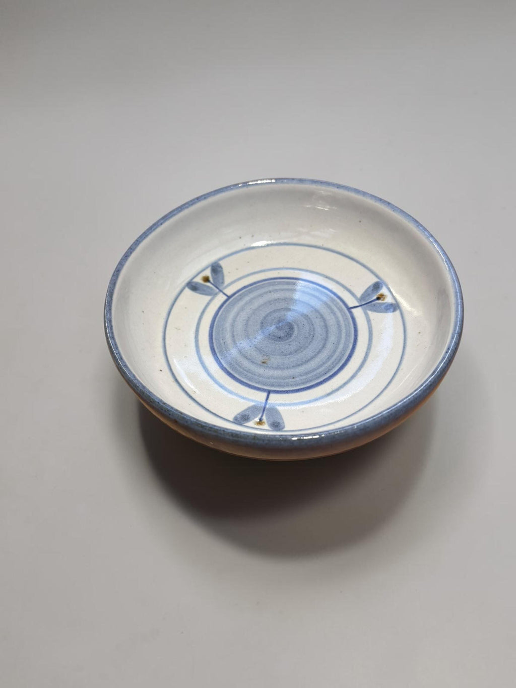 Soholm Bornholm stoneware bowl: Hand-Painted blue spiral leaf design __etsy:8196123047