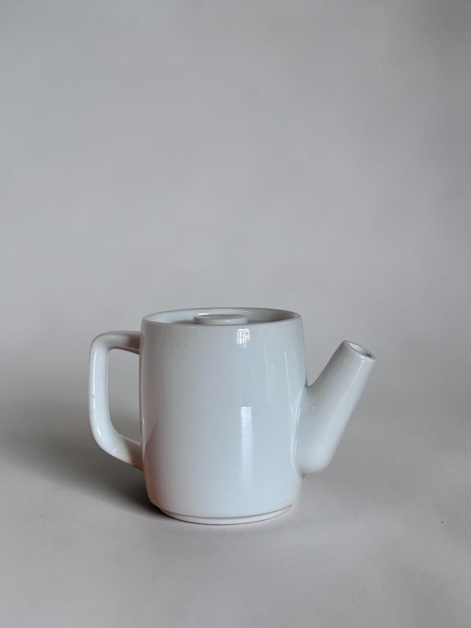 Royal Copenhagen 'Hvidpot' no. 6221 teapot designed by Grethe Meyer