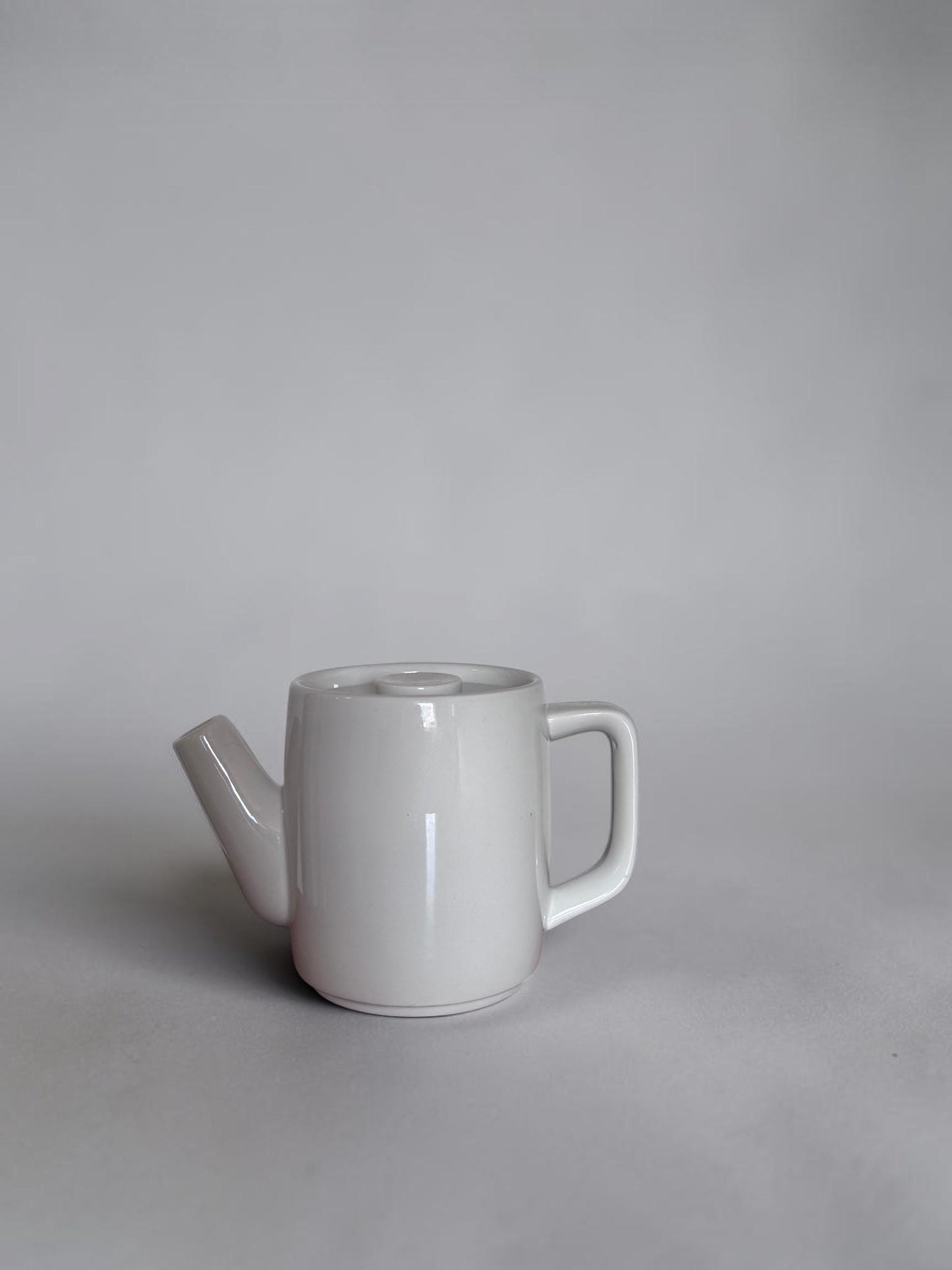 Royal Copenhagen 'Hvidpot' no. 6221 teapot designed by Grethe Meyer