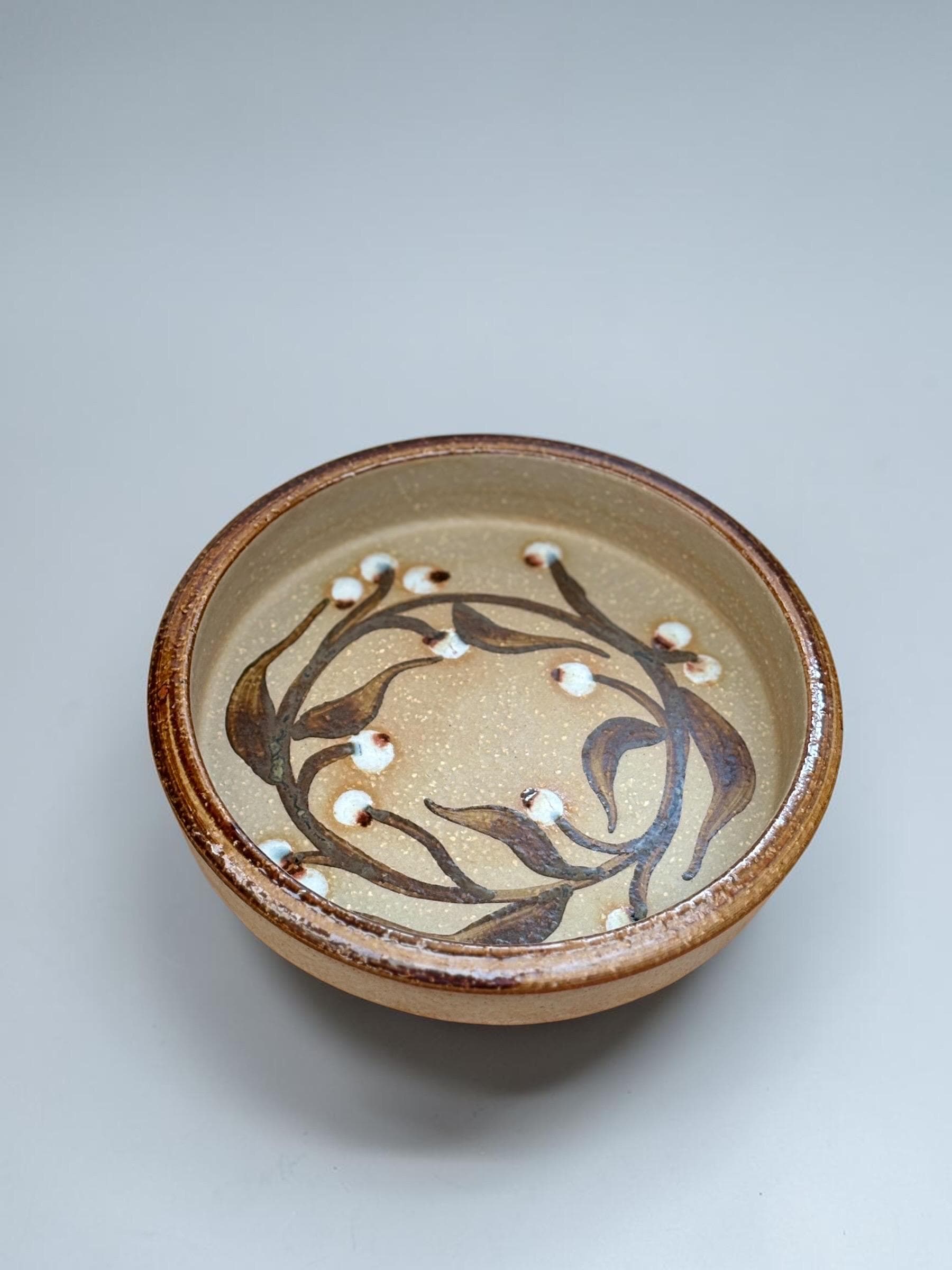 Søholm / Soholm stoneware dish with painted leaf and berry wreath __etsy:8184122925
