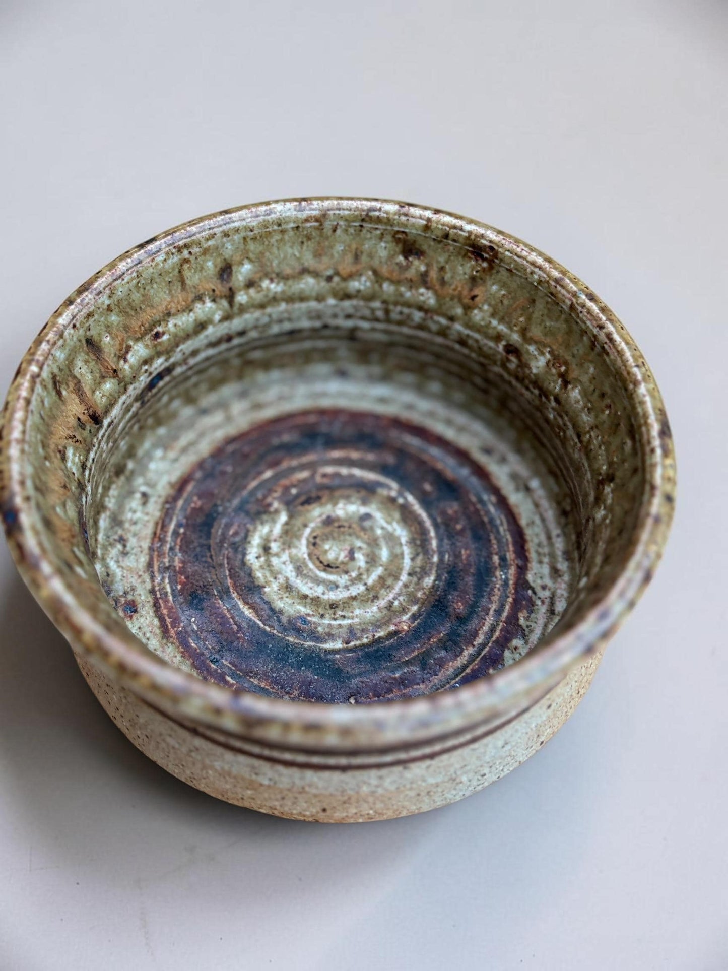 Tue Poulsen signed stoneware bowl in chamotte clay spiral glaze - Danish 1960s studio ceramic