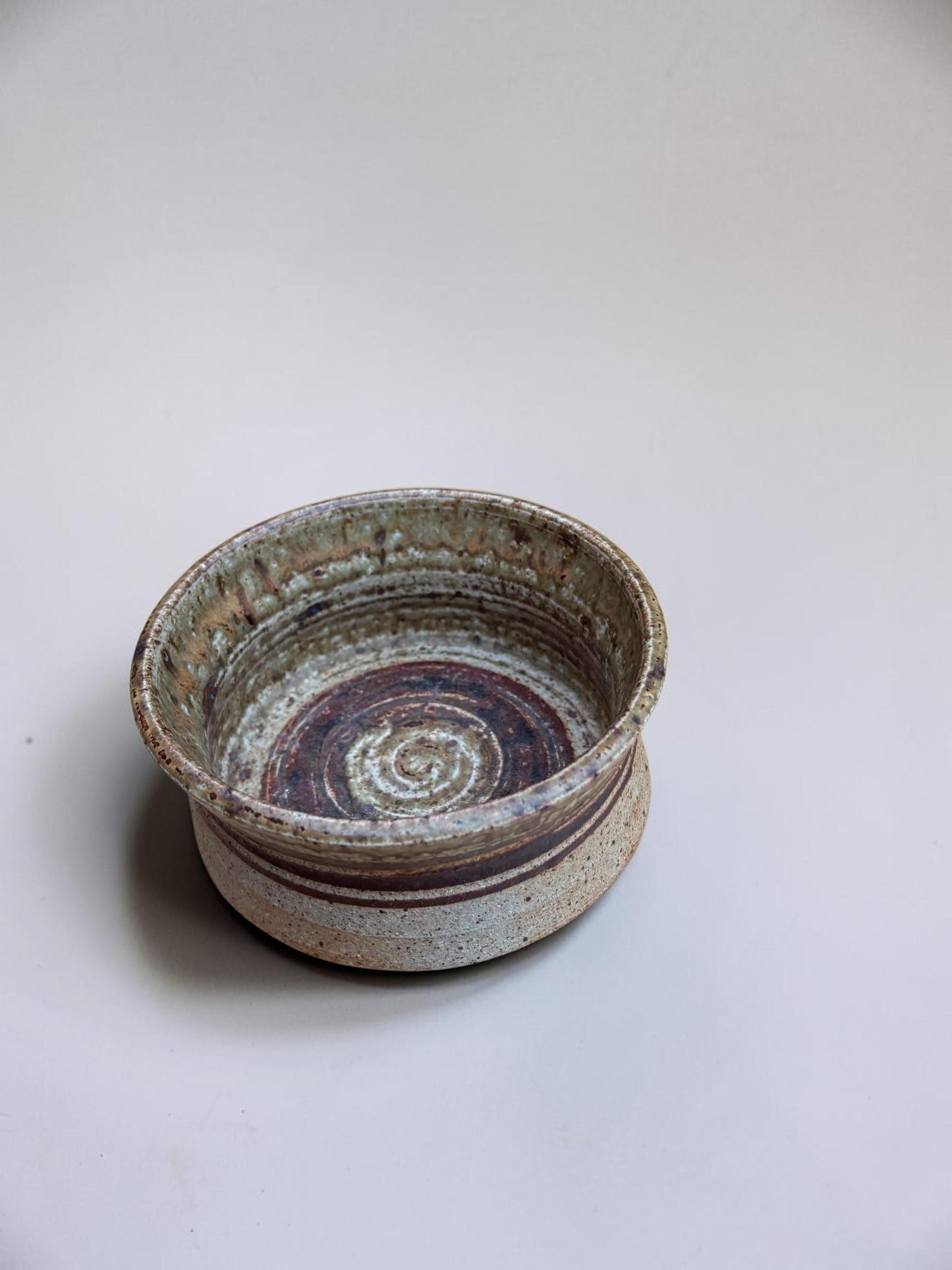 Tue Poulsen signed stoneware bowl in chamotte clay spiral glaze - Danish 1960s studio ceramic