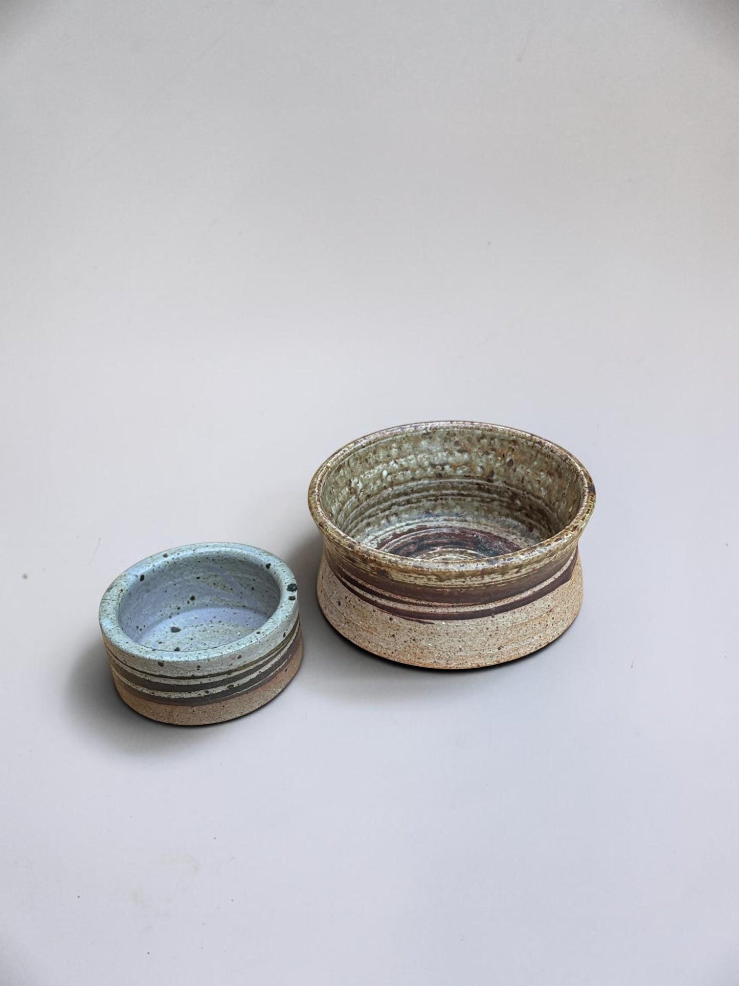 Tue Poulsen signed stoneware bowl in chamotte clay spiral glaze - Danish 1960s studio ceramic