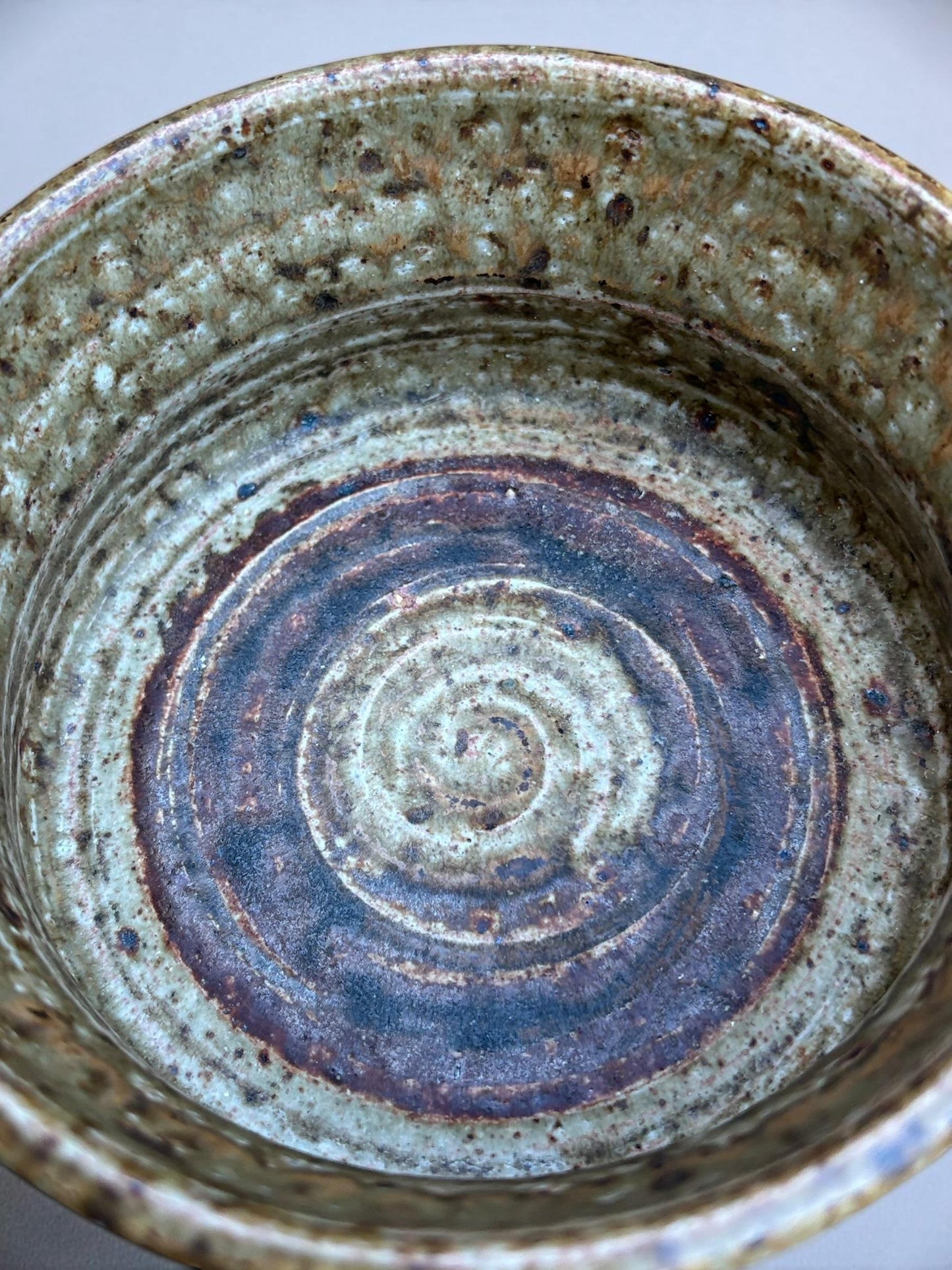 Tue Poulsen signed stoneware bowl in chamotte clay spiral glaze - Danish 1960s studio ceramic