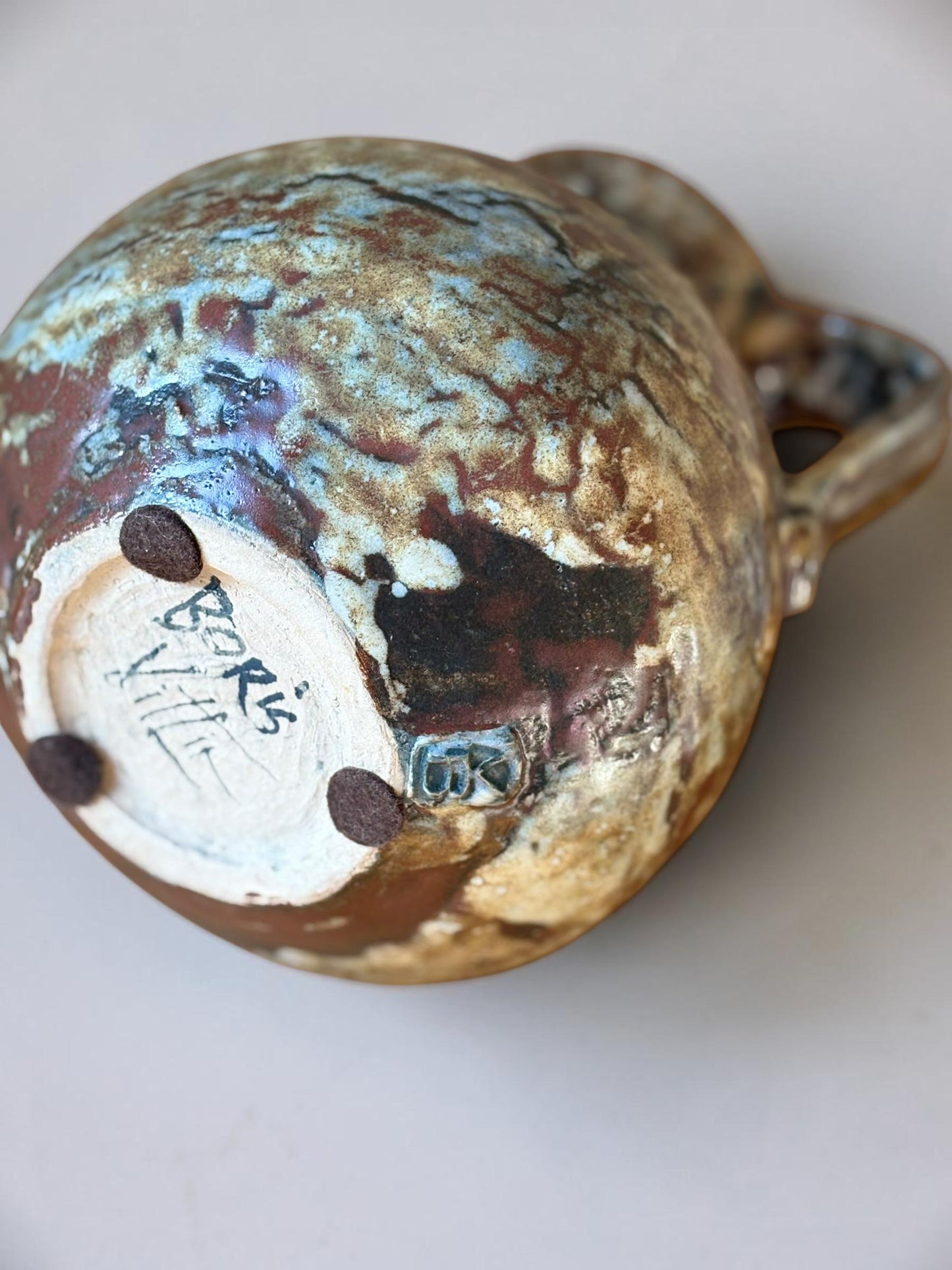 Signed Boris Vitlin handmade two-handle amphora vase with iridescent ash glaze