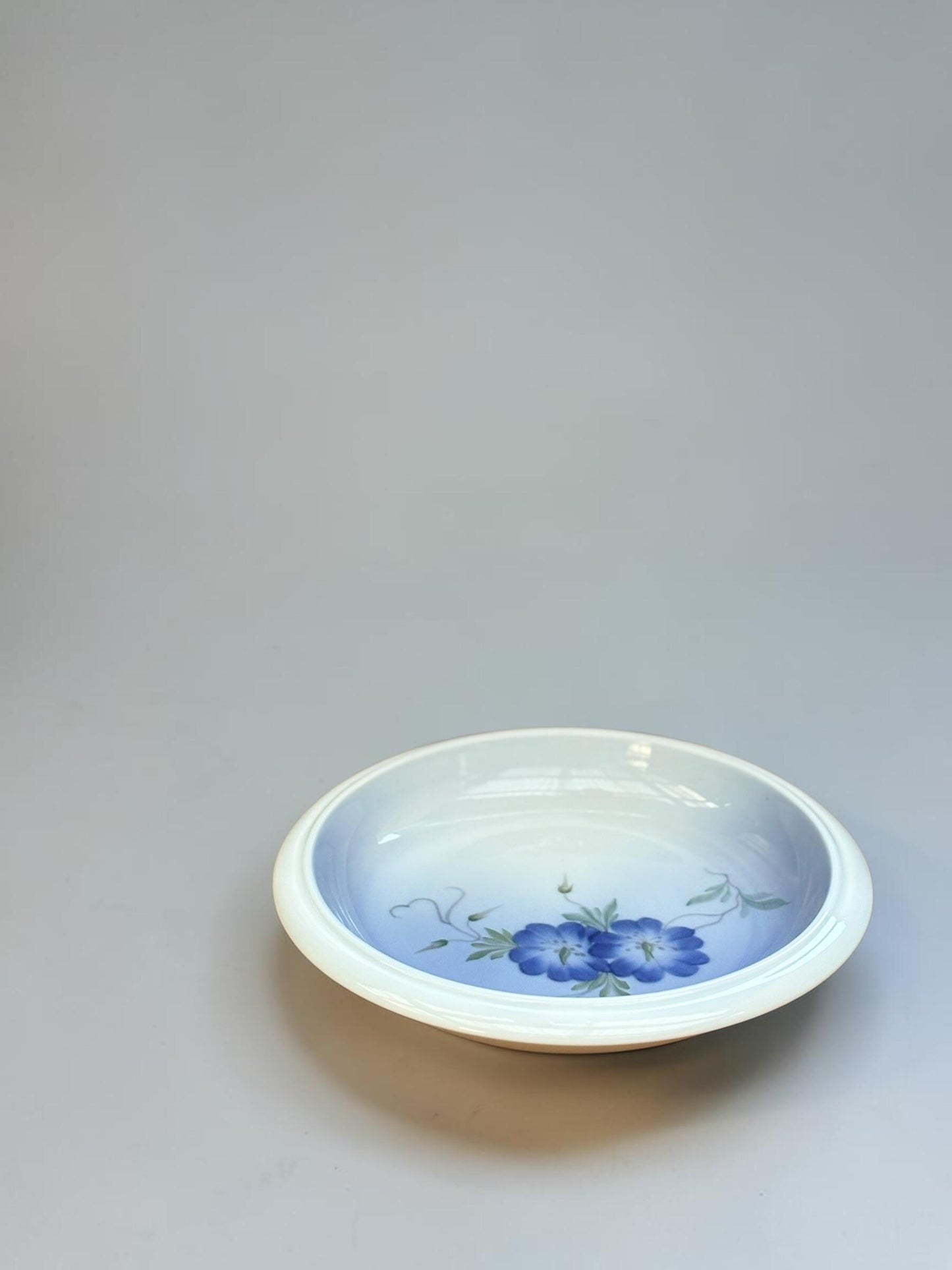 Royal Copenhagen vintage bowl with blue Bindweed flowers no 2800/2559